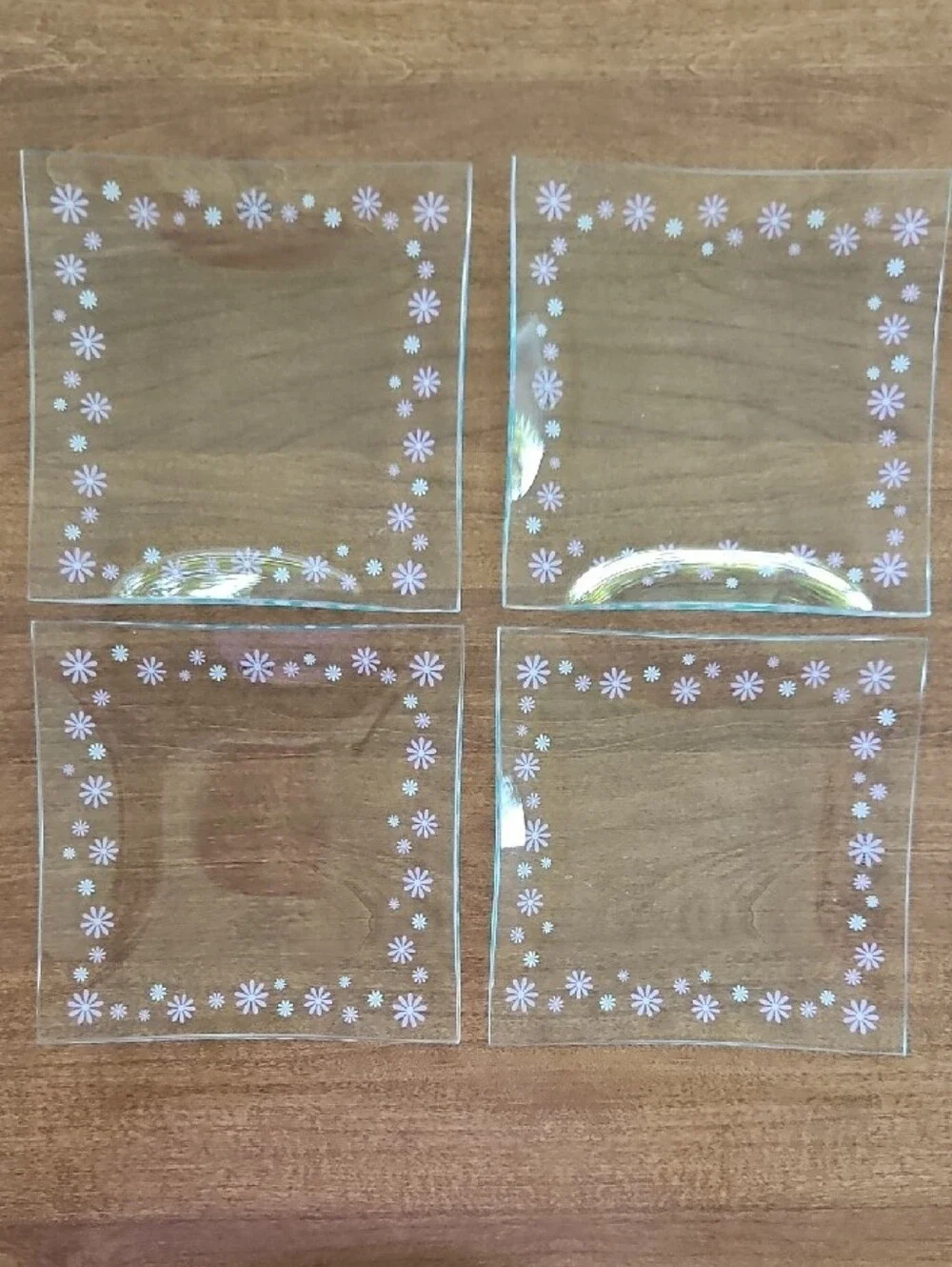 Pampered Chef Clear Glass Dessert Plates with Pink Daisy Border, Set of 4